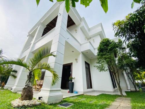Welisara Villa | White villa