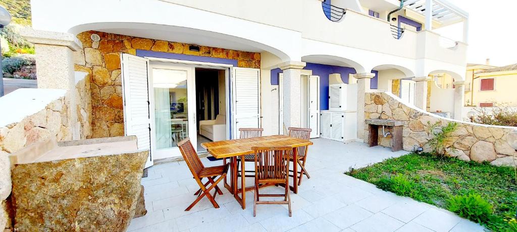 Lu Bagnu Apartment | Whiteblue House