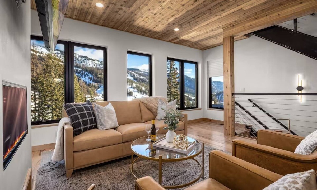 Whitefish Villa | Whitefish Mountain Ski In/Walk Out Chalet w Rooftop Hot Tub