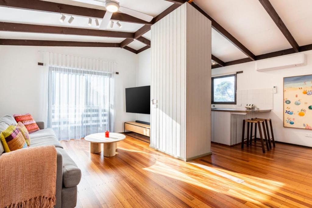 Ocean Grove House | Whitehouse; Beachside, Fireplace, Pet friendly