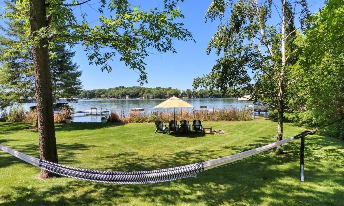 Whitewater House | Whitewater Lakefront Lodge with 200 Feet Shoreline Docks Sunset Views