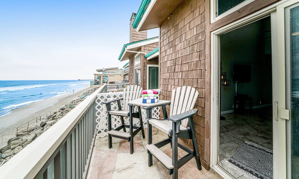 South Oceanside Condo | Whitewater Village Charm Oceanfront