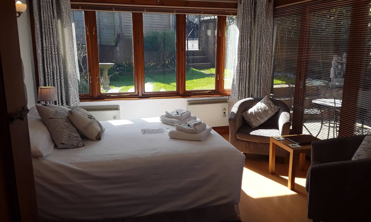 Porlock Bed & Breakfast | Whortleberry Studio B&B
