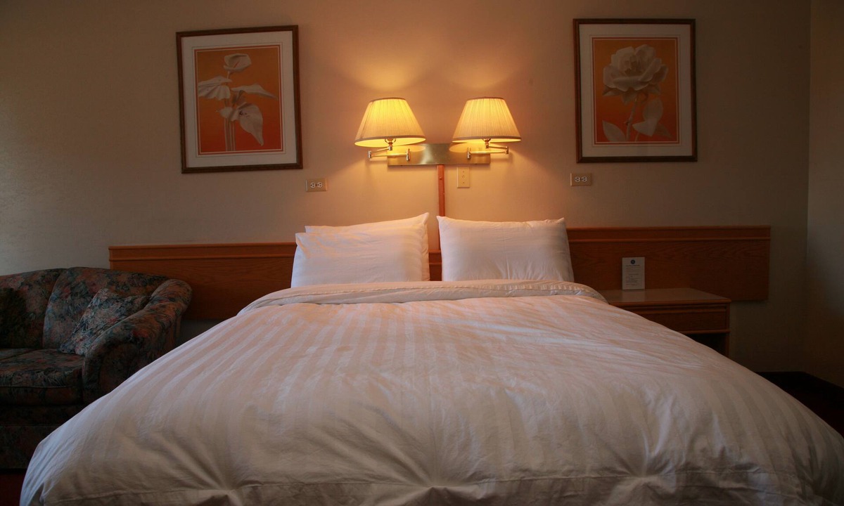 Swift Current Hotel | Widus Inn