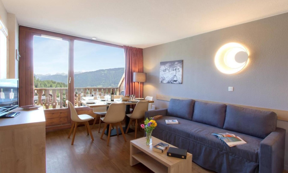 Les Esserts Apartment | Wifi, 100m from resort center, balcony, tv, ski locker, 31-37m², Morillon