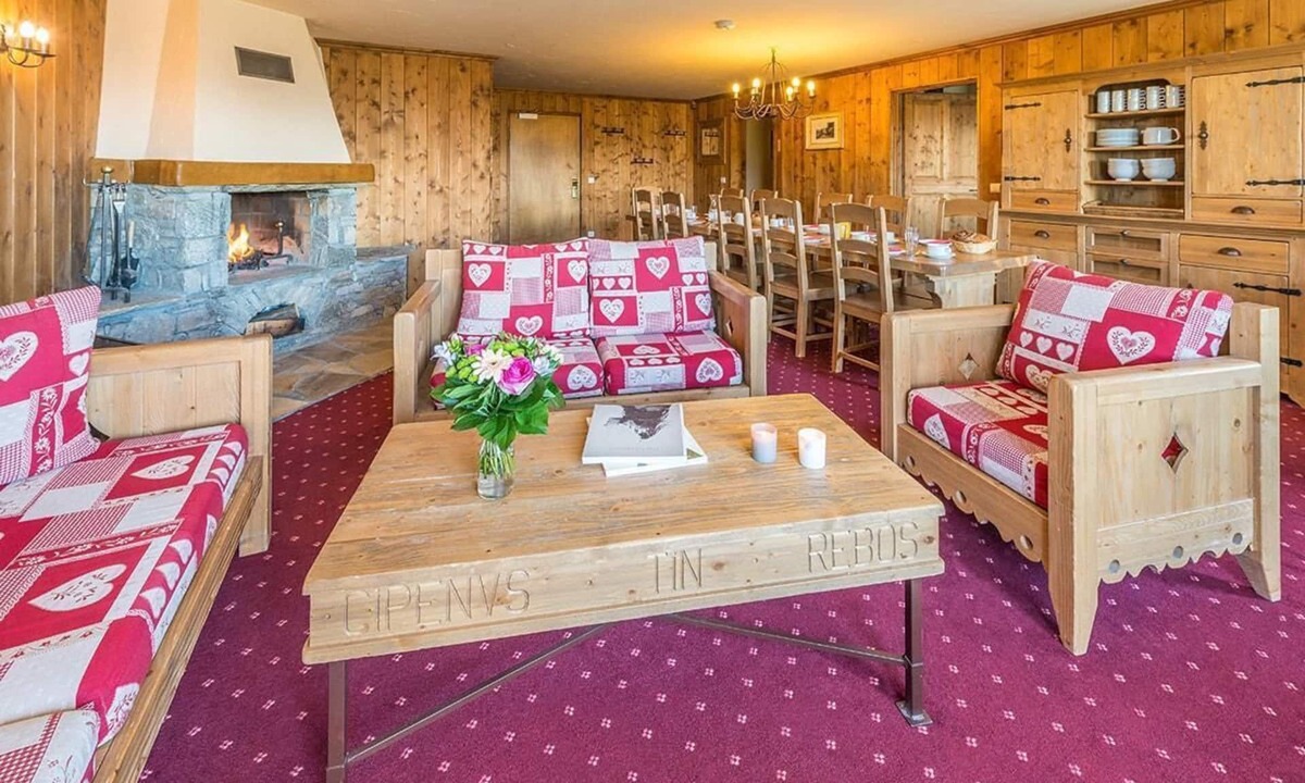 Les Eucherts Apartment | Wifi, 300m from resort center, swimming pool, sauna, fireplace or stove, tv, ski locker, 130m²