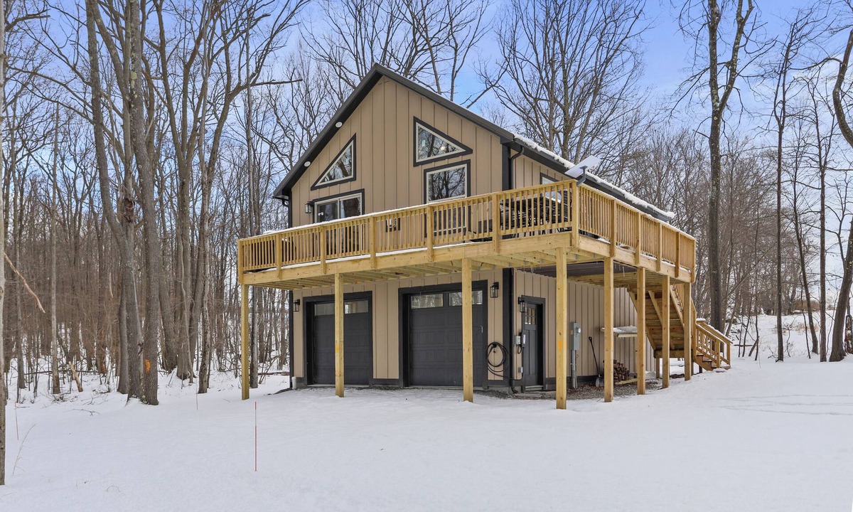 McHenry Cabin | Wild Laurel - Sleeps 6 - Family Curated - Hot tub- Under 10 mins to WISP/Lake