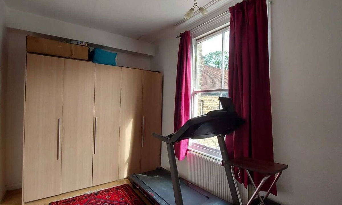 Mapesbury Apartment | Willesden Green One Bedroom Apartment With Parking