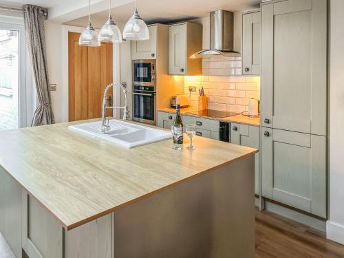 Beverley House | Willow Cottage