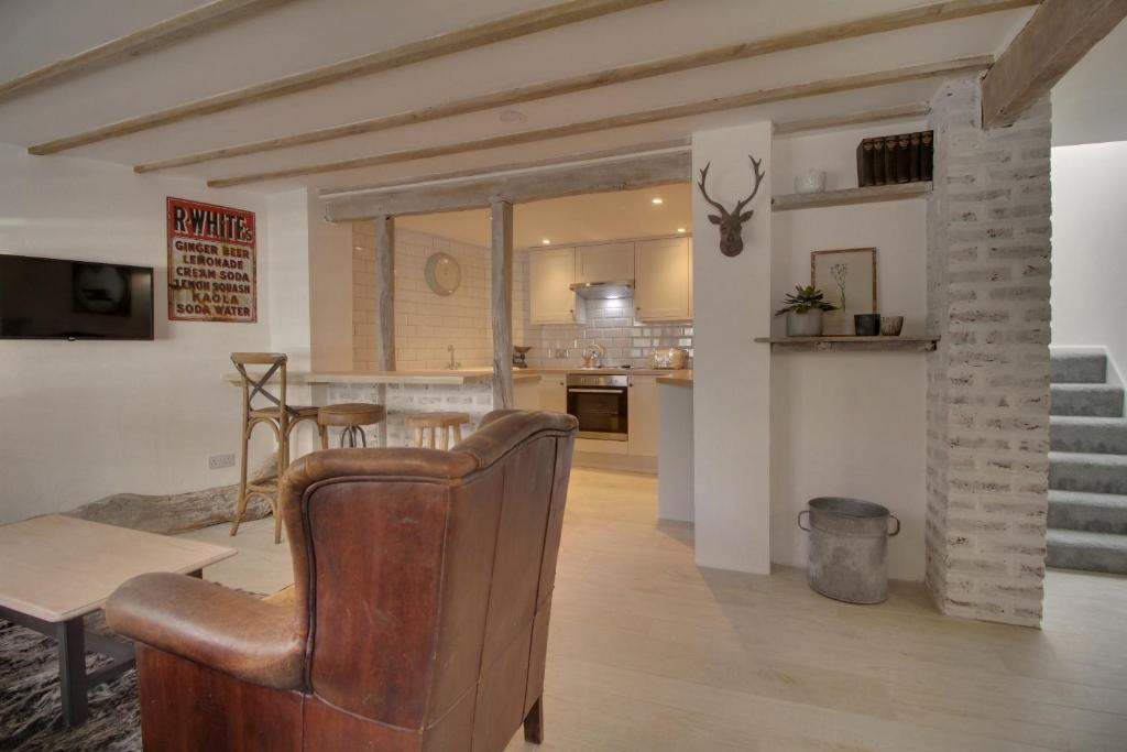 Westerham House | Willow Cottage
