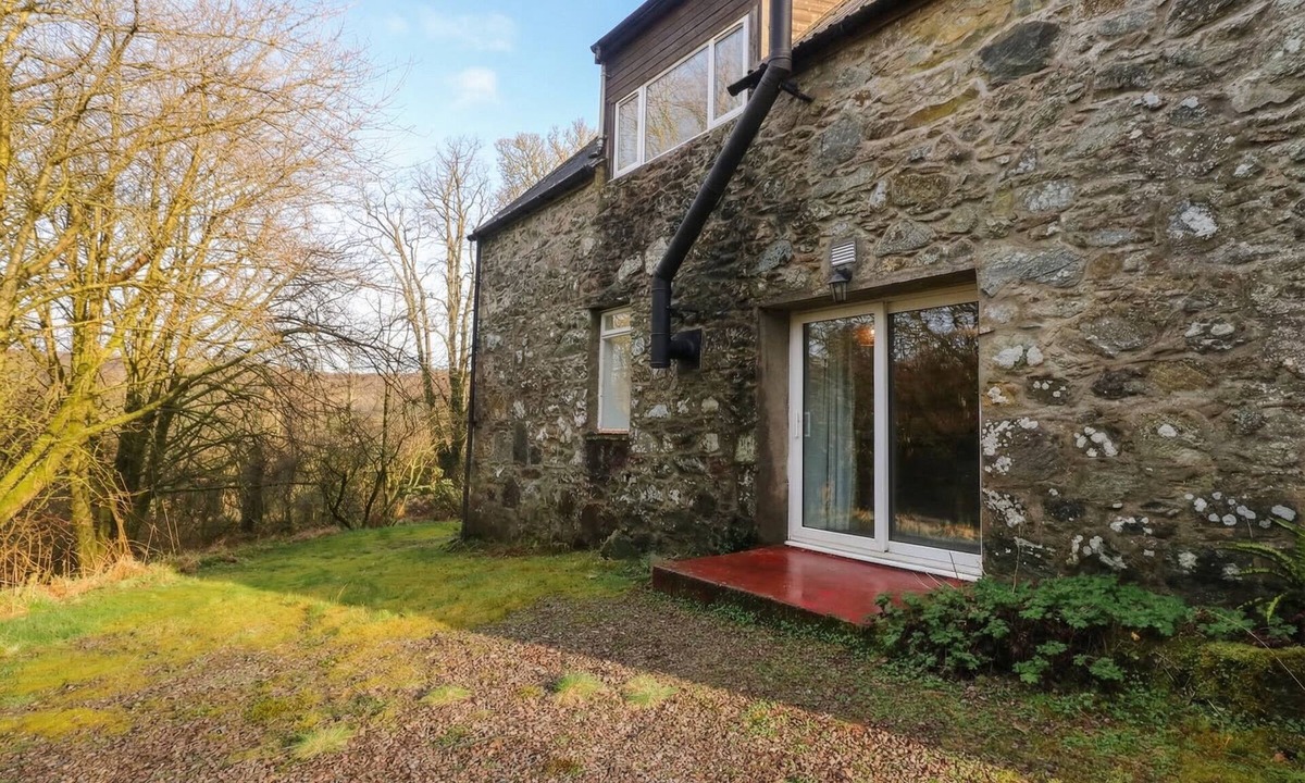 Inveraray Cottage | WILLOW, pet friendly, character holiday cottage in Inveraray