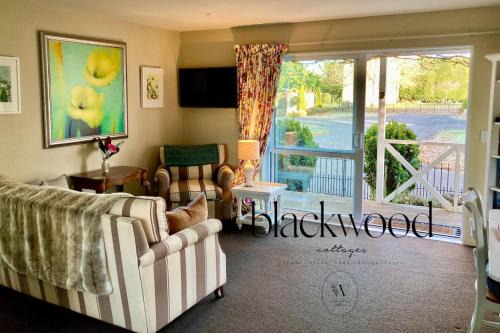 Lincoln House | Willowtree Cottage Gated Country Luxury Near Lincoln Uni & Wedding Venues