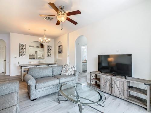 Windsor Hills House | Windsor Hills Modern 3BR Condo with Resort Amenities