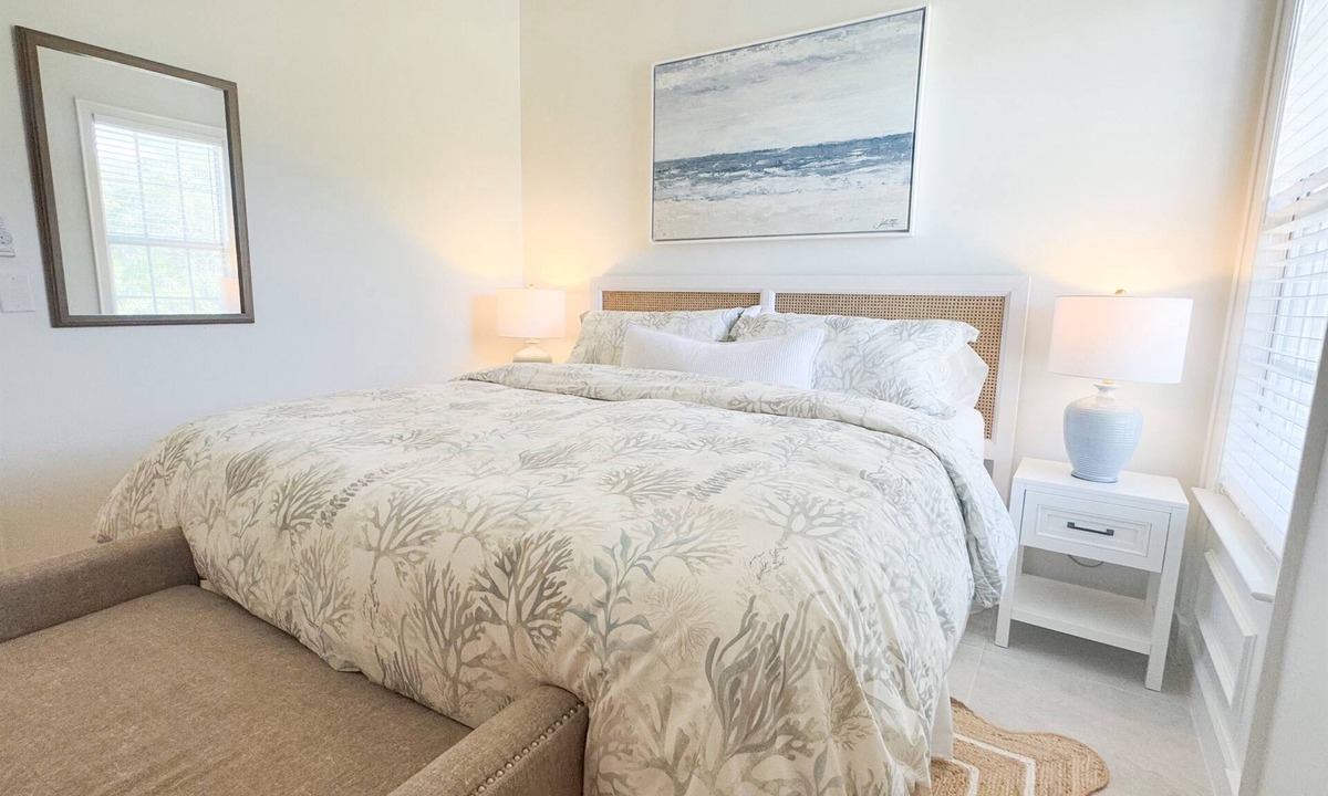 Osprey Condo | Windsor Lodge Unit 20, studio, close to the beaches, pool access