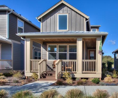 Ocean Shores House | Windswept Cottage