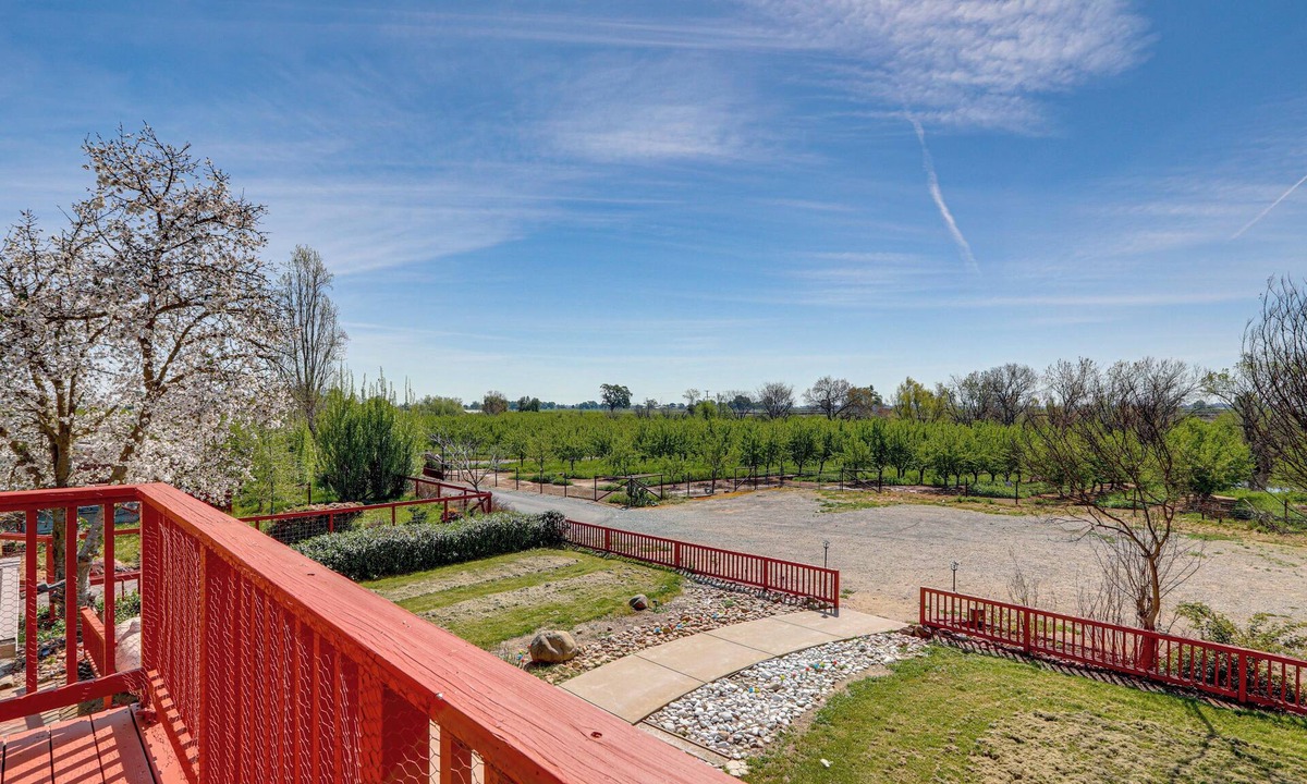 Galt Condo | Wine Country Retreat in Galt w/Vineyard Views