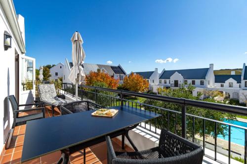 Stellenbosch Cabin | Winelands Golf Lodges 21