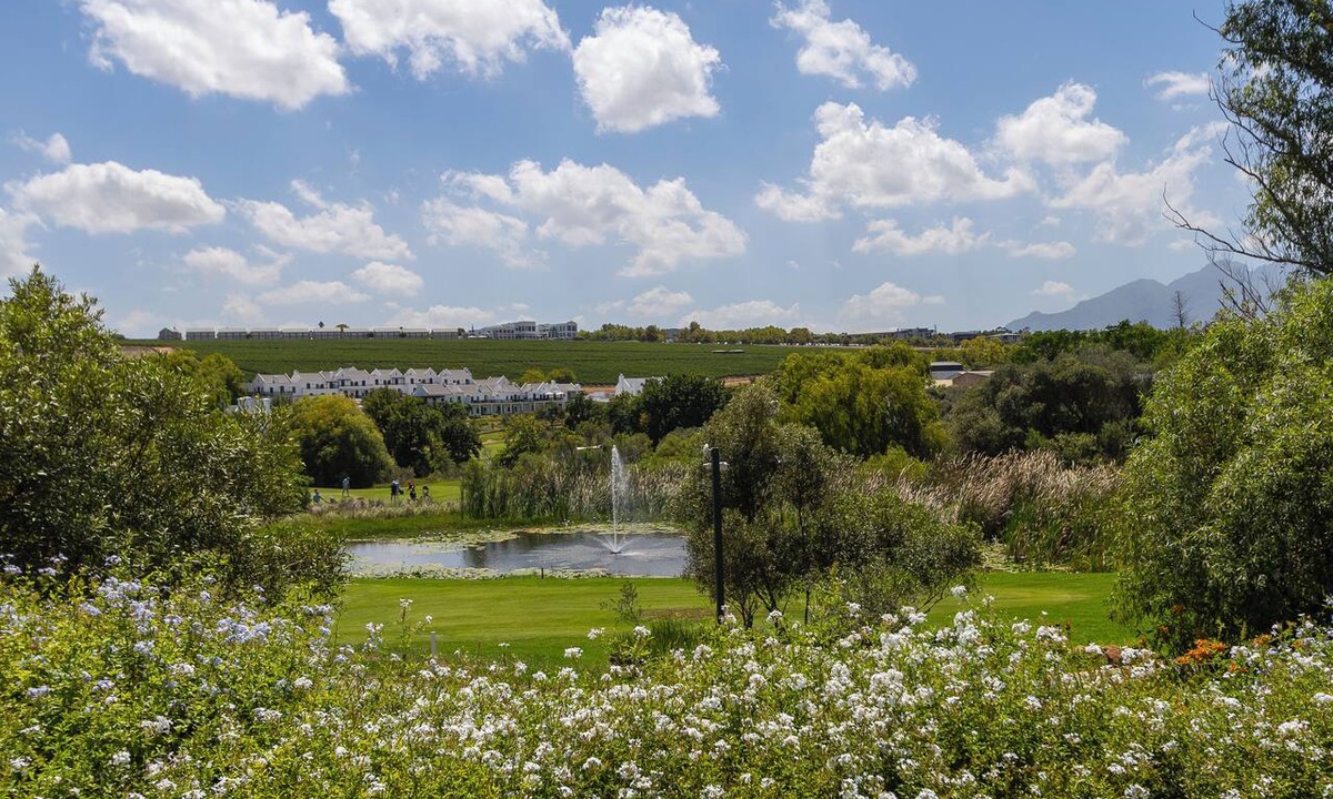Stellenbosch Villa | Winelands Golf Lodges at De Zalze