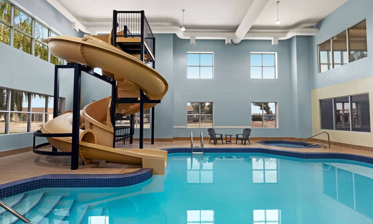Downtown Hotel | Wingate by Wyndham Lethbridge