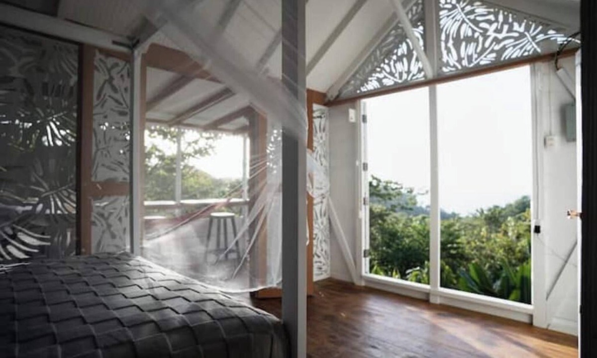 Parlatuvier Cabin | Wings Waterfall & Treehouse Cabin
