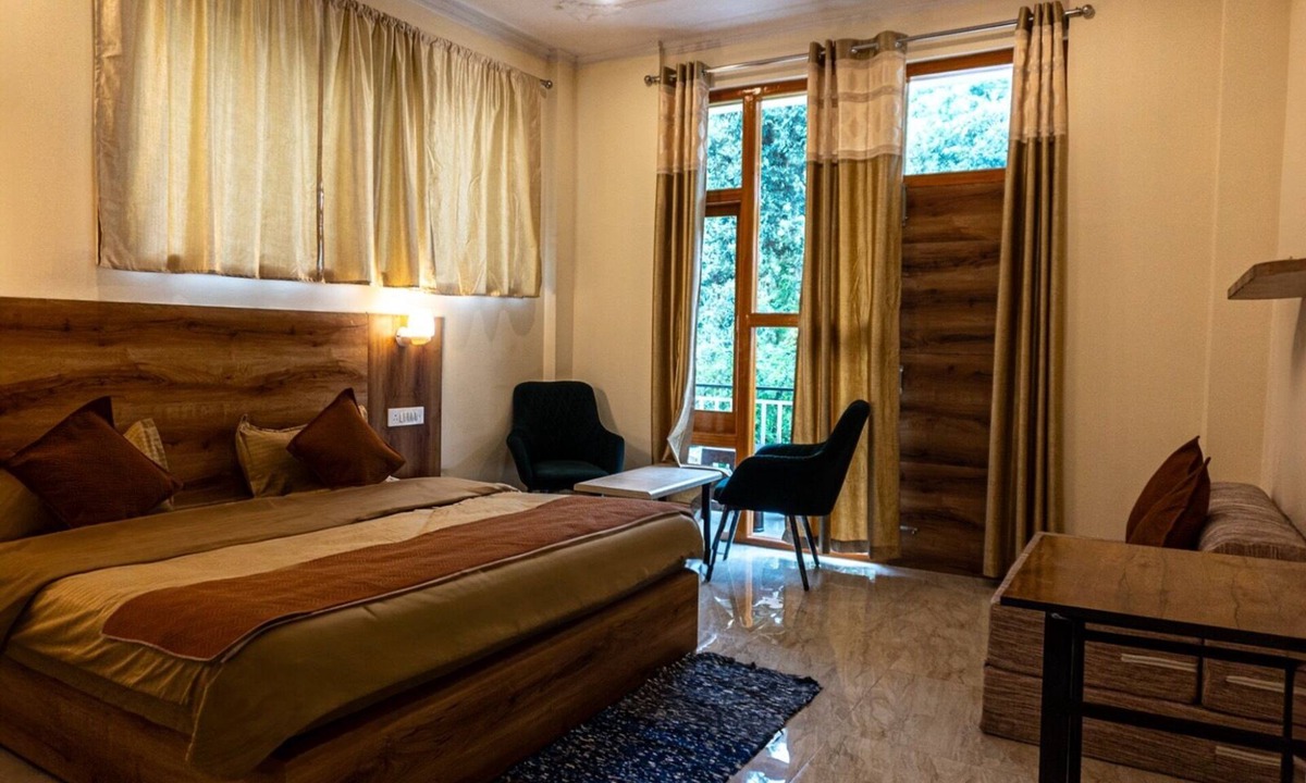 Bhagsu Nag Hotel | Winter Stone