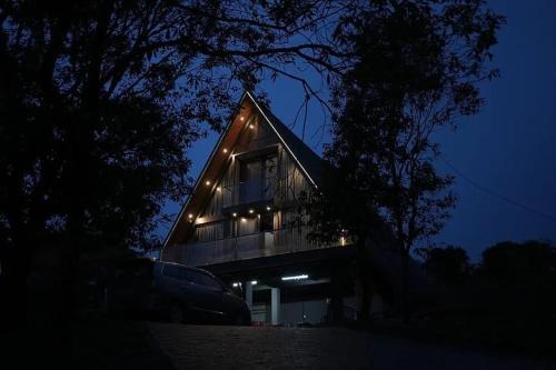 Khattalwada Ski Chalet | Winter Whisper