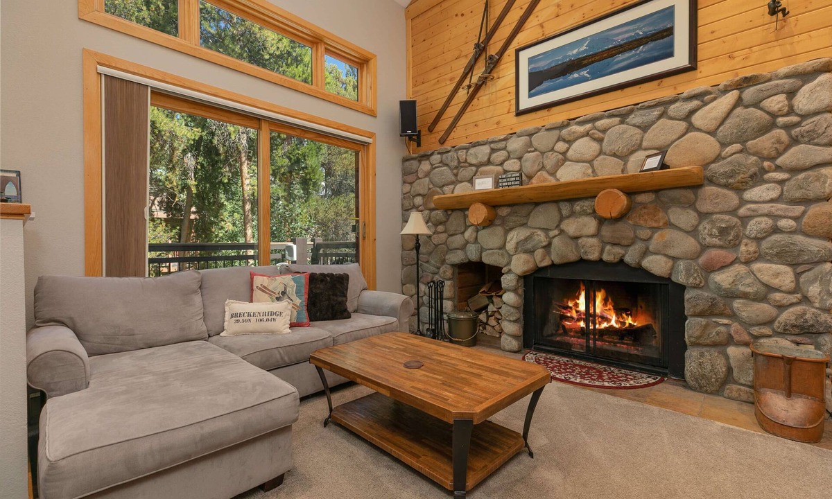 Four O'Clock House | Winterpoint Diamond Townhome: Walk To Lifts & Downtown