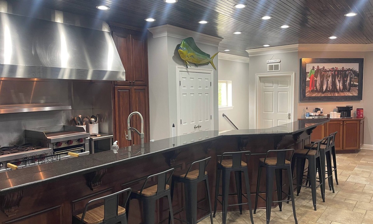 Venice House | Wirenut Landing Peaceful waterfront 11 bedroom 15 Bath