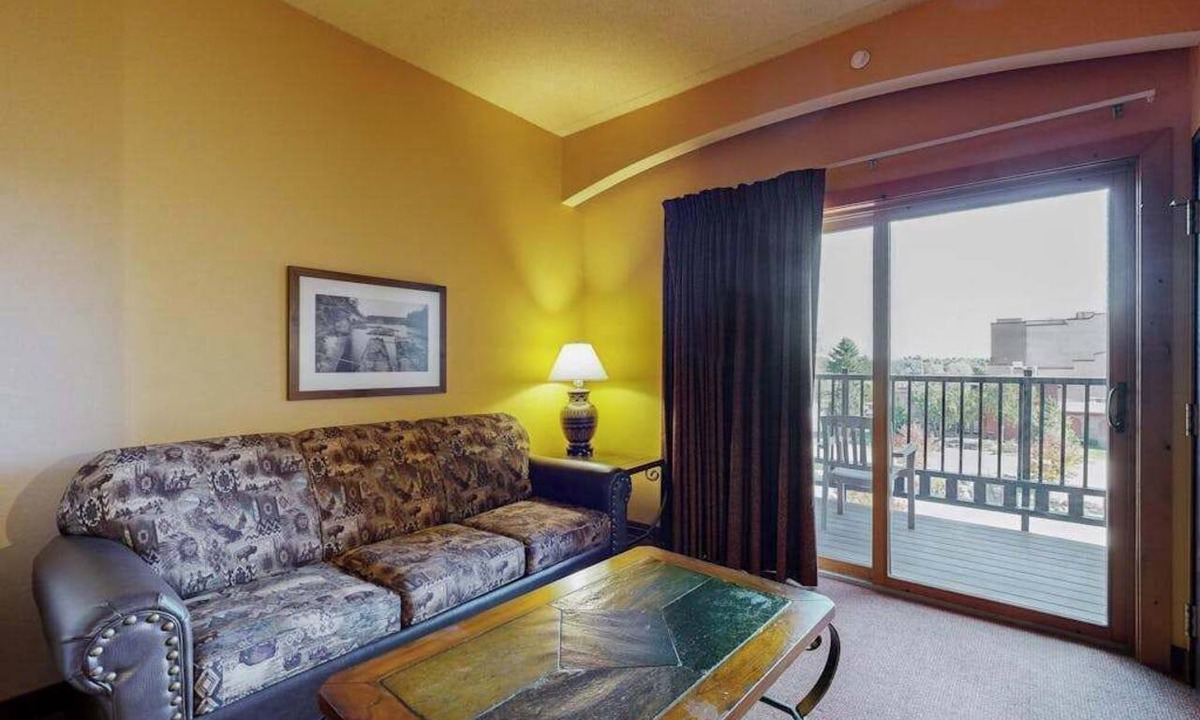 Wisconsin Dells Condo | Wisconsin Dells Escape | Adventure Perks Included