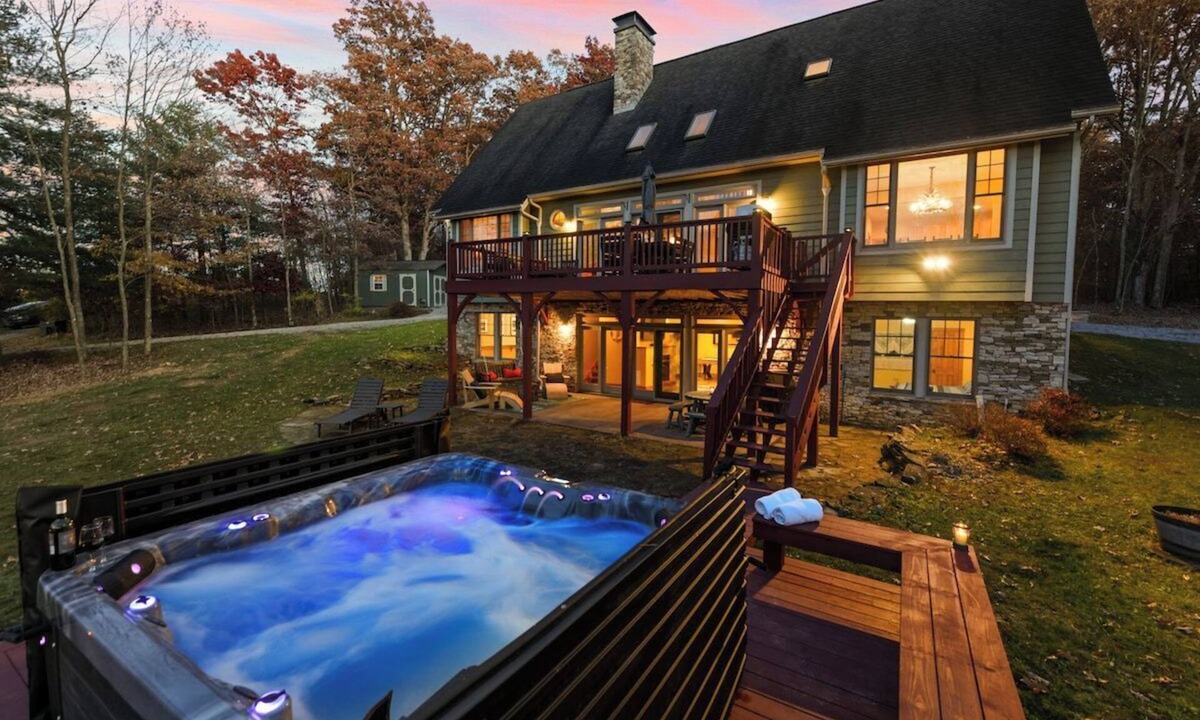 Swanton House | Wisp'd Away-Lakefront Luxury - DOCK - on 3+acres - HotTub - Firepit - Pool Table