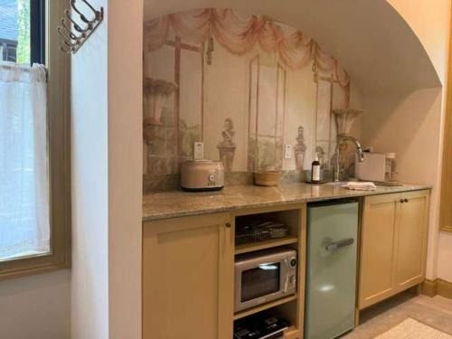 New Buffalo Villa | Witch Hazel - Upscale 2 Bedroom Villa at Petite Acres