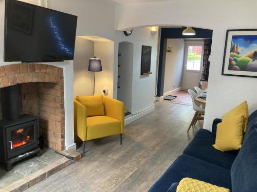 Pershore House | Witcroft Cottage