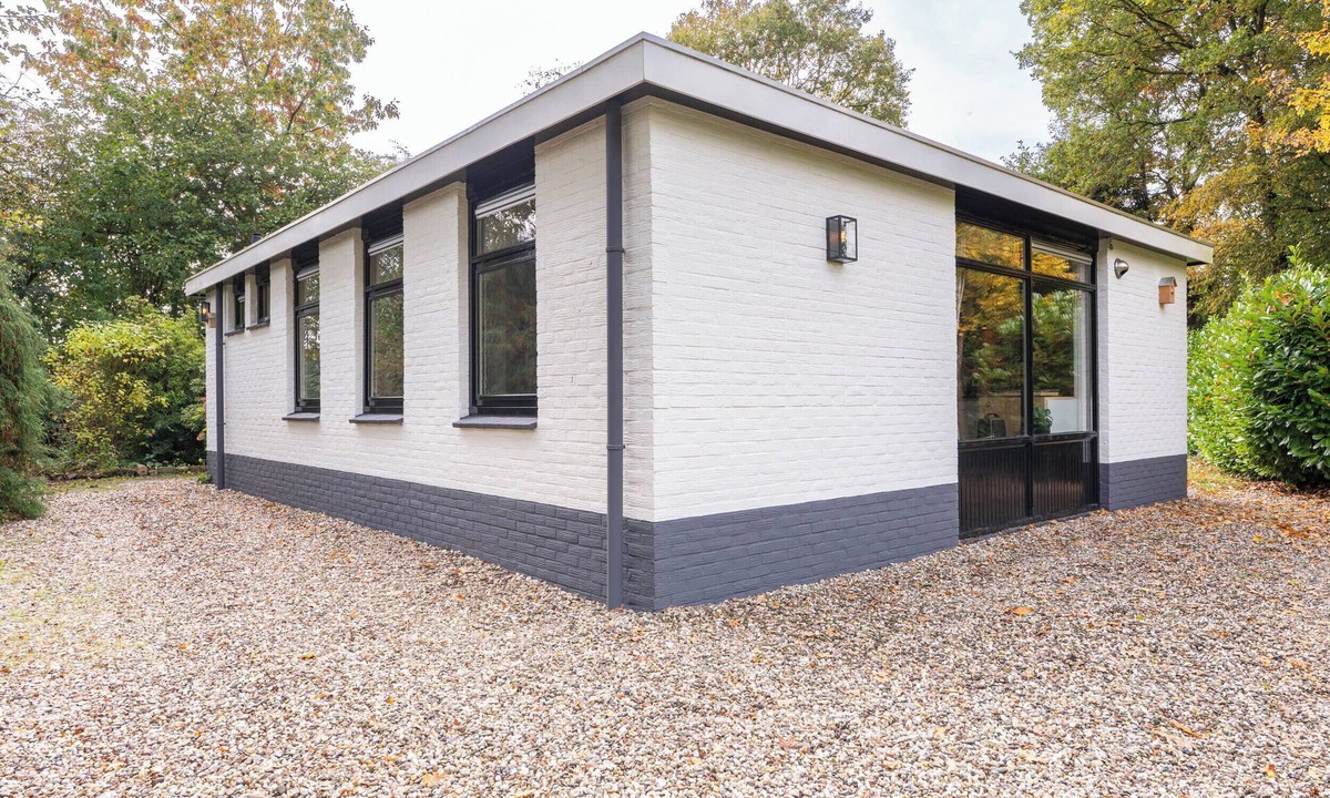 Gasselte House | With a spacious garden and lots of privacy, it is great to relax. Enjoyable together or with children, anything goes.