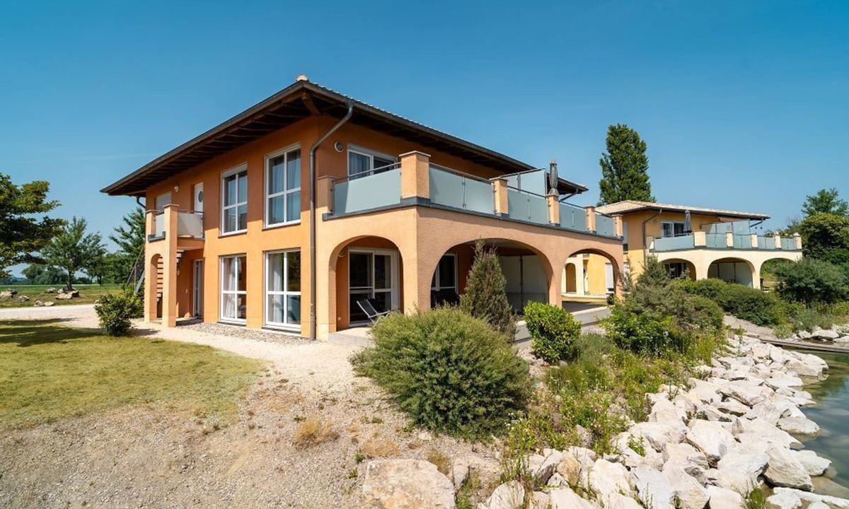 Leipheim Apartment | Wohnung E1 im Erdgeschoss Gemütlich im Mediterranen Stil Eingerichtet