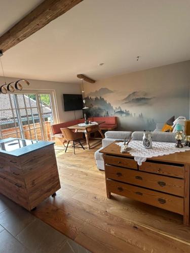 Luitpolderhofe Apartment | Wohnung Kirchstein Highlight Fliegenfischen auf der Isar