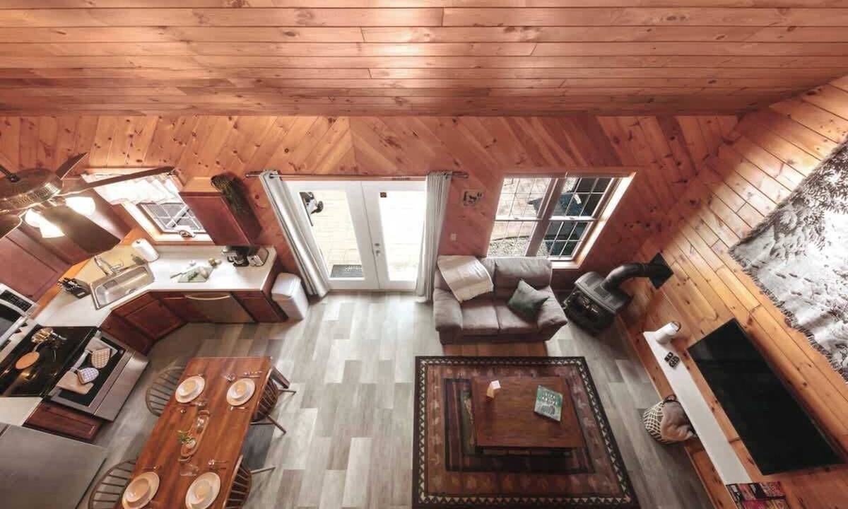 Broadalbin Condo | Wolf Lair - Adirondack Retreat + Lake Access