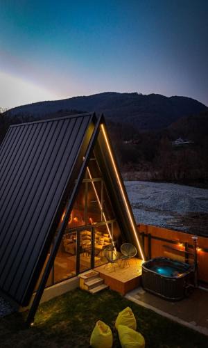 Lupsa Ski Chalet | Wolfmoon Riverside