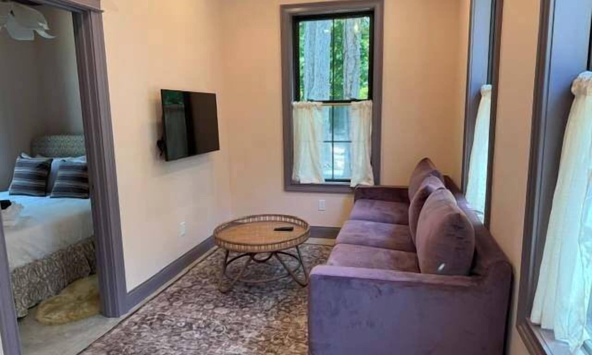 New Buffalo Villa | Wolfsbane - Upscale 2 Bedroom Villa at Petite Acres