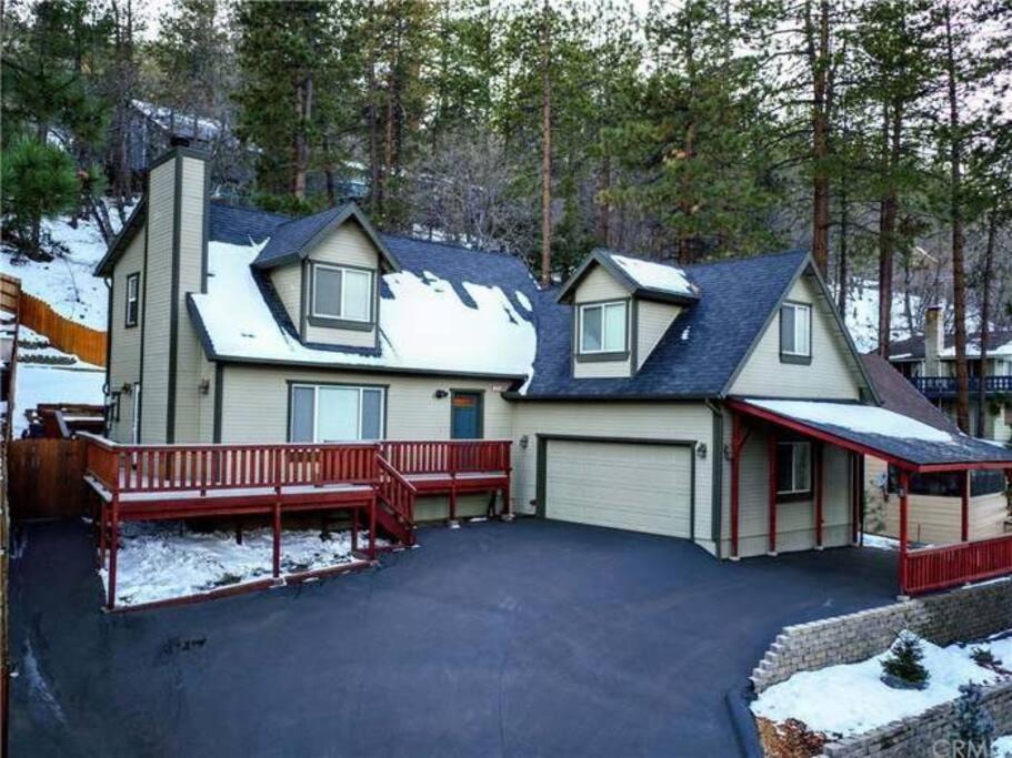 Wrightwood Ski Chalet | Wolves Lodge-Mountain High Ski Resort/Chalet