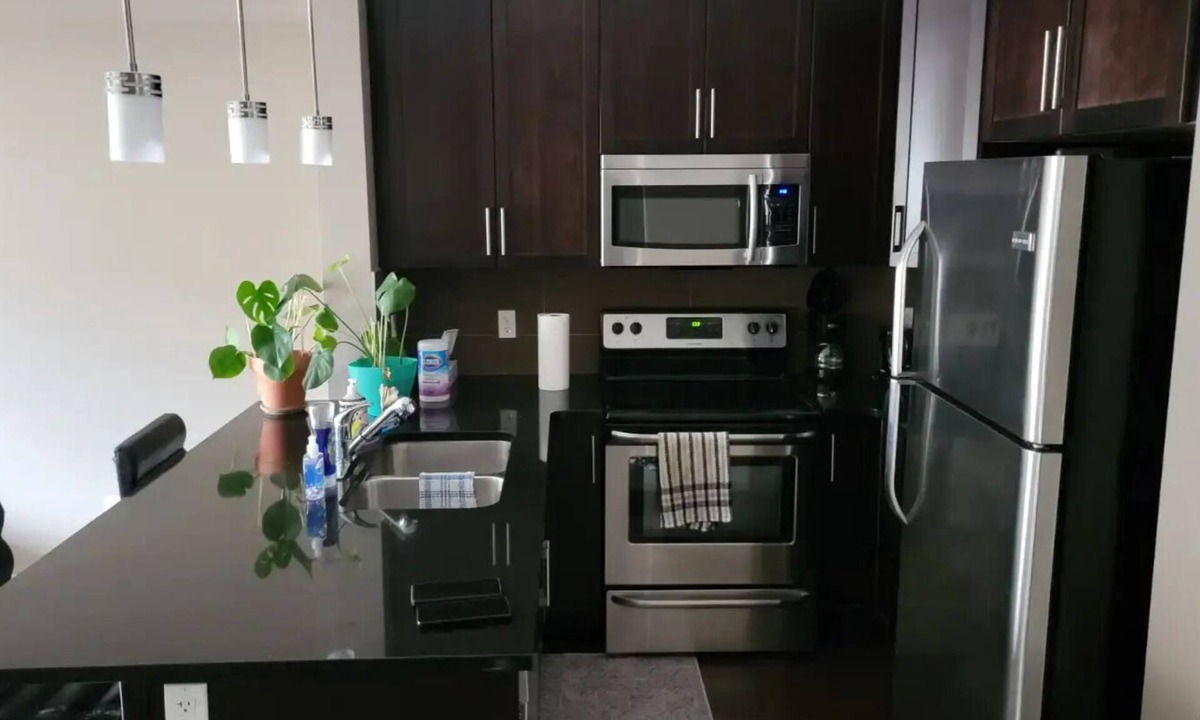 Panorama Hills Condo | Wonderful 1-bedrm Condo, free parking, Netflix/Prime Video, insuite washer/dryer