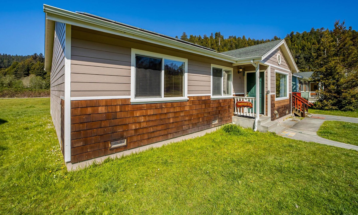 Orick Cabin | Wonderful Cabin Near the Coast with Free WiFi & Gas Grill - Perfect for Families