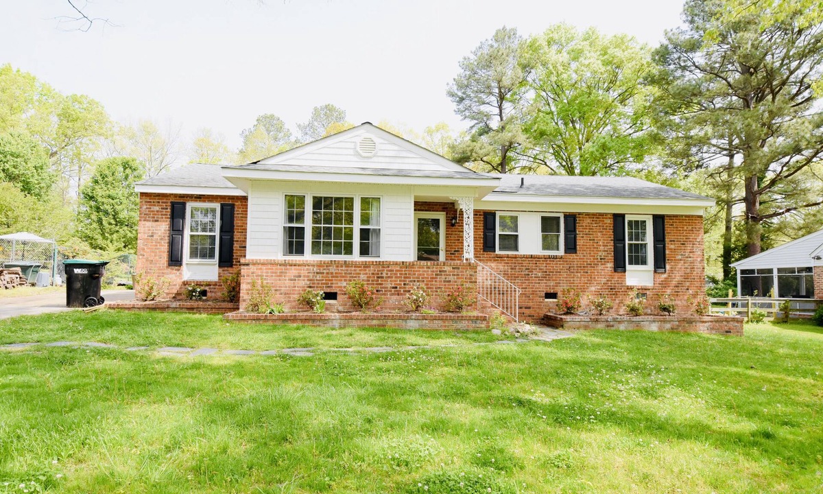 Tuckahoe House | Wonderful, cozy fully furnished home! Large, private back yard!