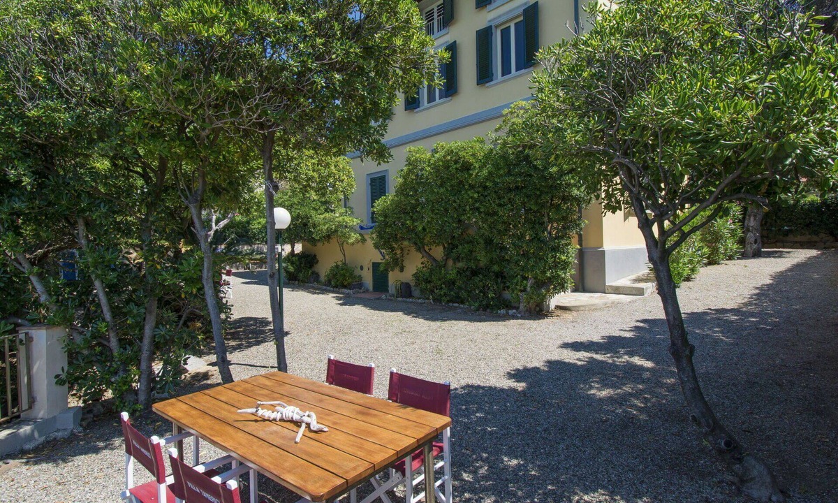 Quercianella Villa | Wonderful private villa for 9 guests with WIFI, TV, patio and pets allowed