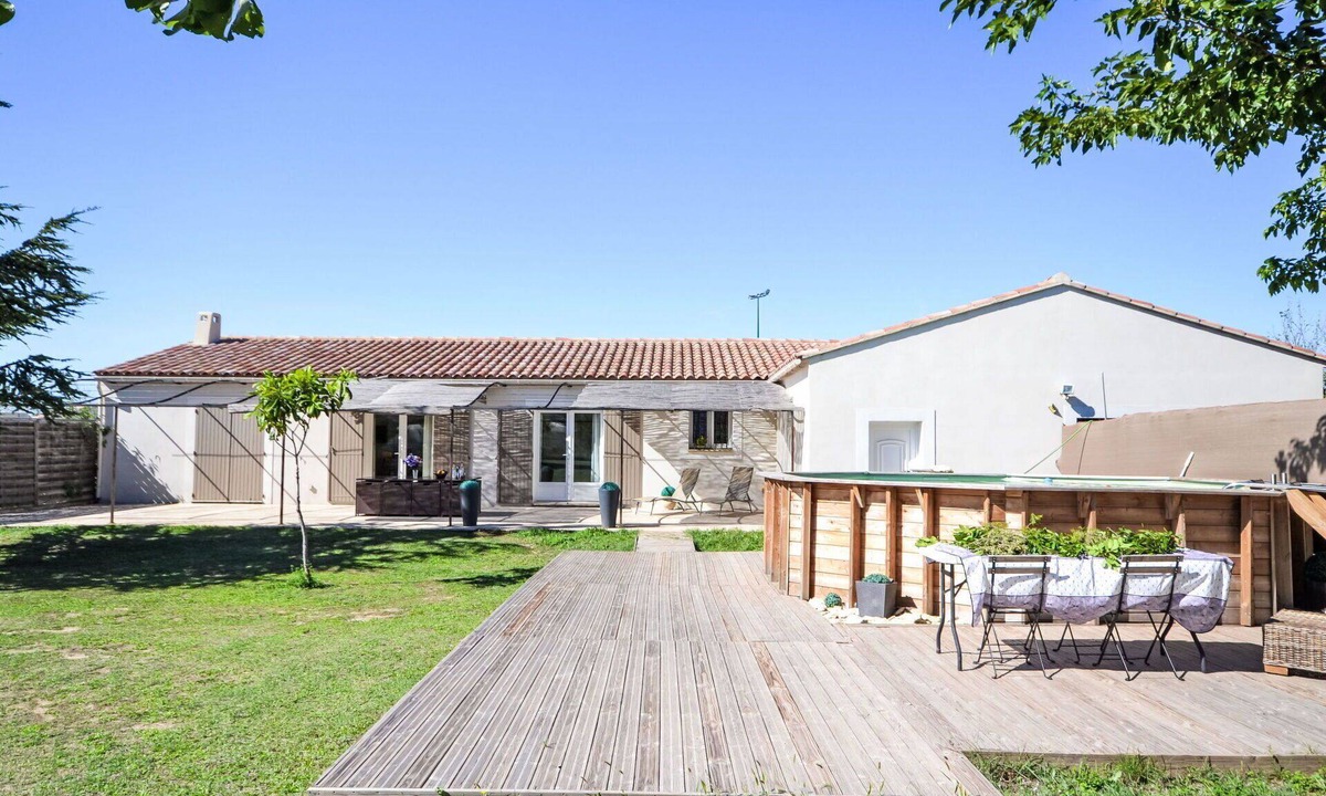 Saint-Didier Villa | Wonderful private villa for 6 guests with private pool, A/C, WIFI, TV and patio