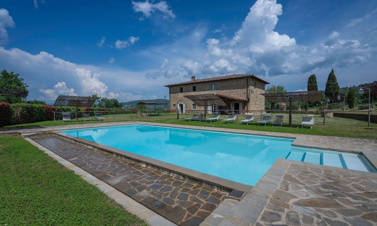 Badia Agnano Villa | Wonderful private villa with internet, A/C, private pool, patio, pets allowed and panoramic view