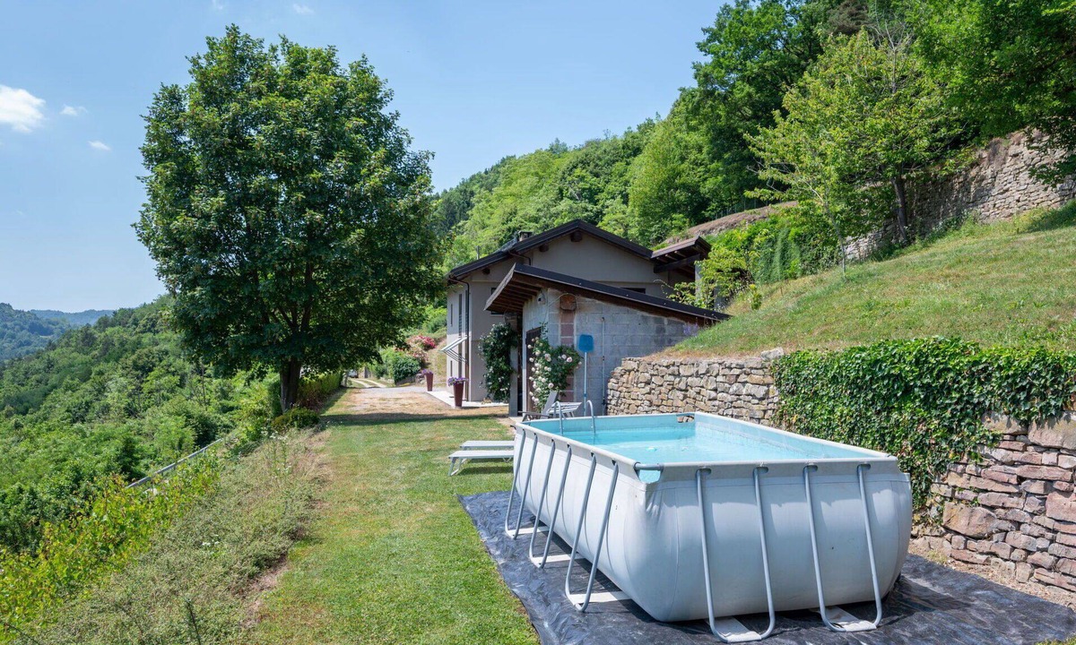 Bossolasco House | Wonderful private villa for 6 guests with private pool, WIFI, TV, patio and pets allowed