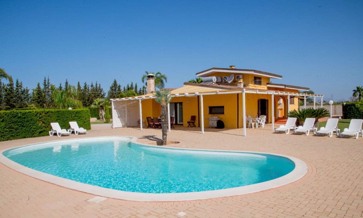 Melissano Villa | Wonderful private villa with private pool, A/C, WIFI, TV, patio and parking, close to Gallipoli