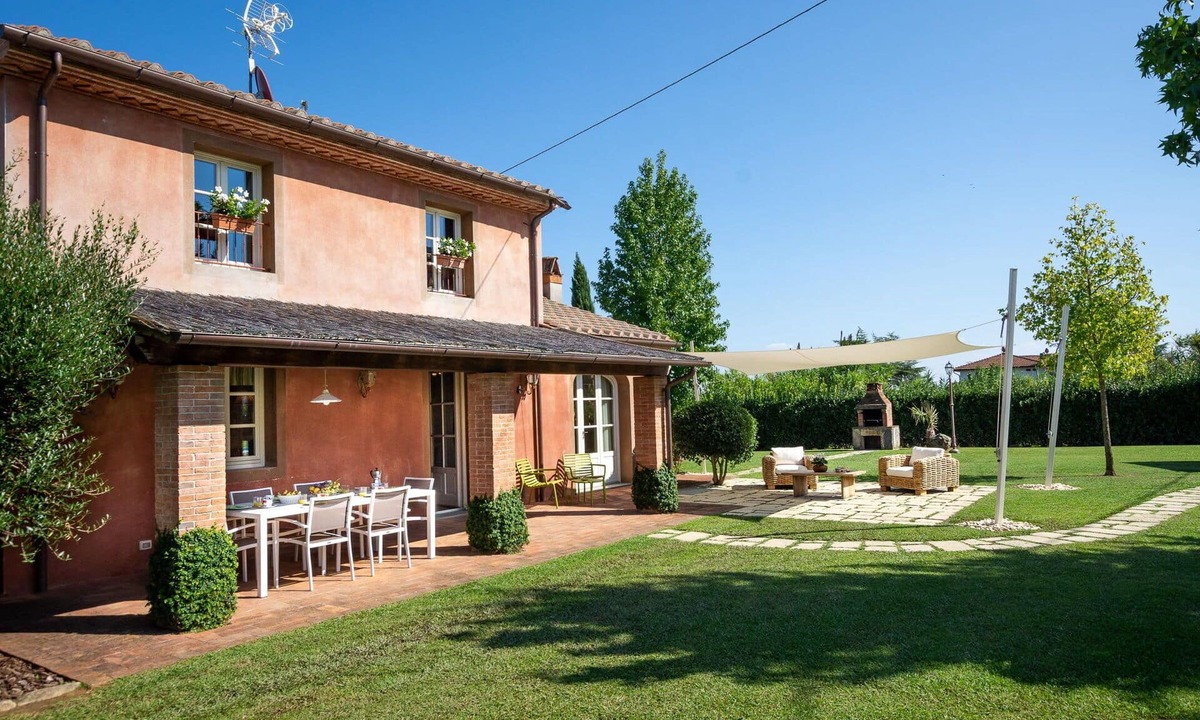 Colle di Compito Villa | Wonderful private villa for 6 guests with private pool, WIFI, A/C, TV and veranda, close to Lucca