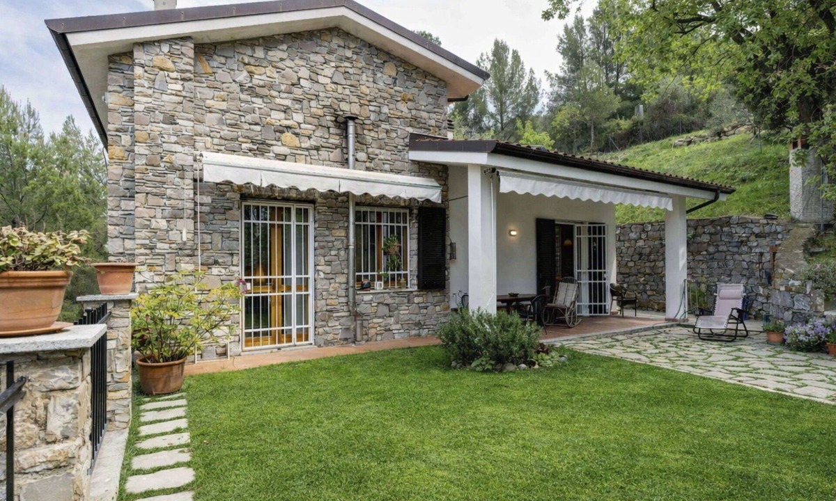 Cervo Villa | Wonderful private villa for 5 guests with WIFI, patio, pets allowed and panoramic view