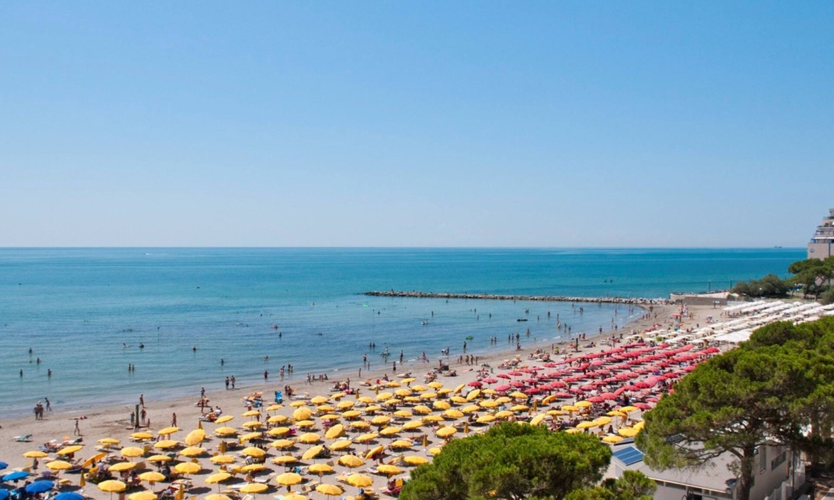 Grado Pineta Apartment | Wonderful Seaview Flat With Terrace